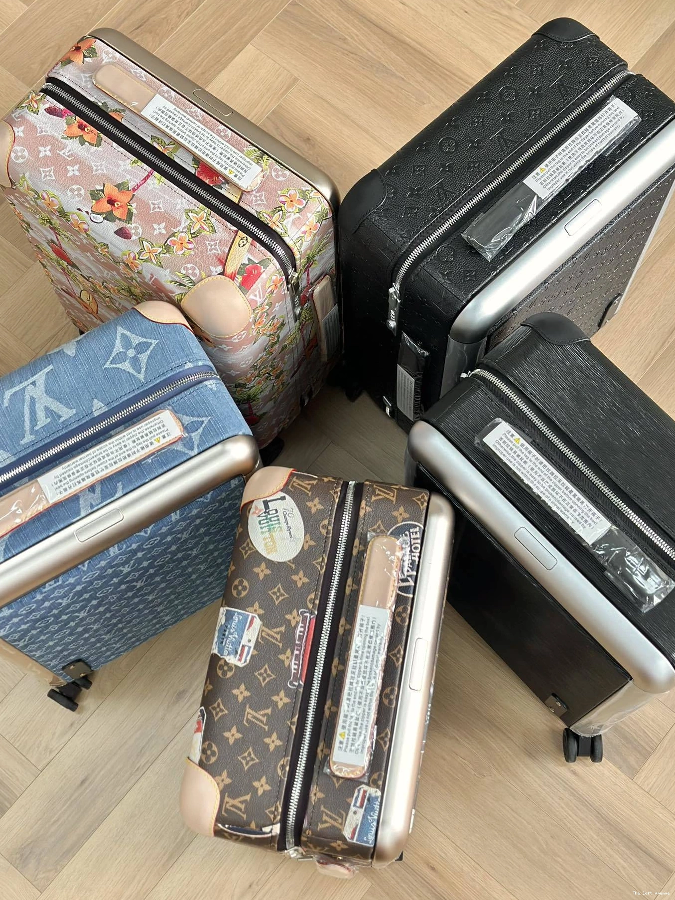 CUSTOM HORIZON MONOGRAM CABIN 37L SUITCASE 55 EMBOSSED 0821